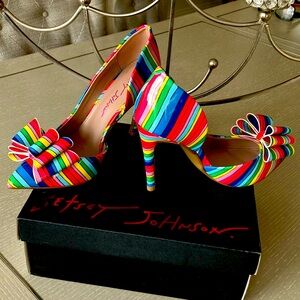 Betsey Johnson Prince-P Bright MUL. Perfect condition. Original box. Size 7